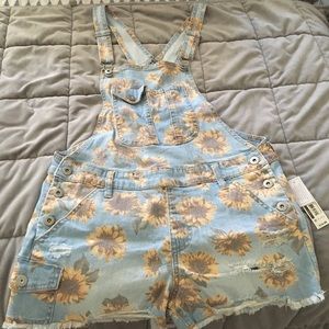 Juniors no boundaries short coveralls size medium